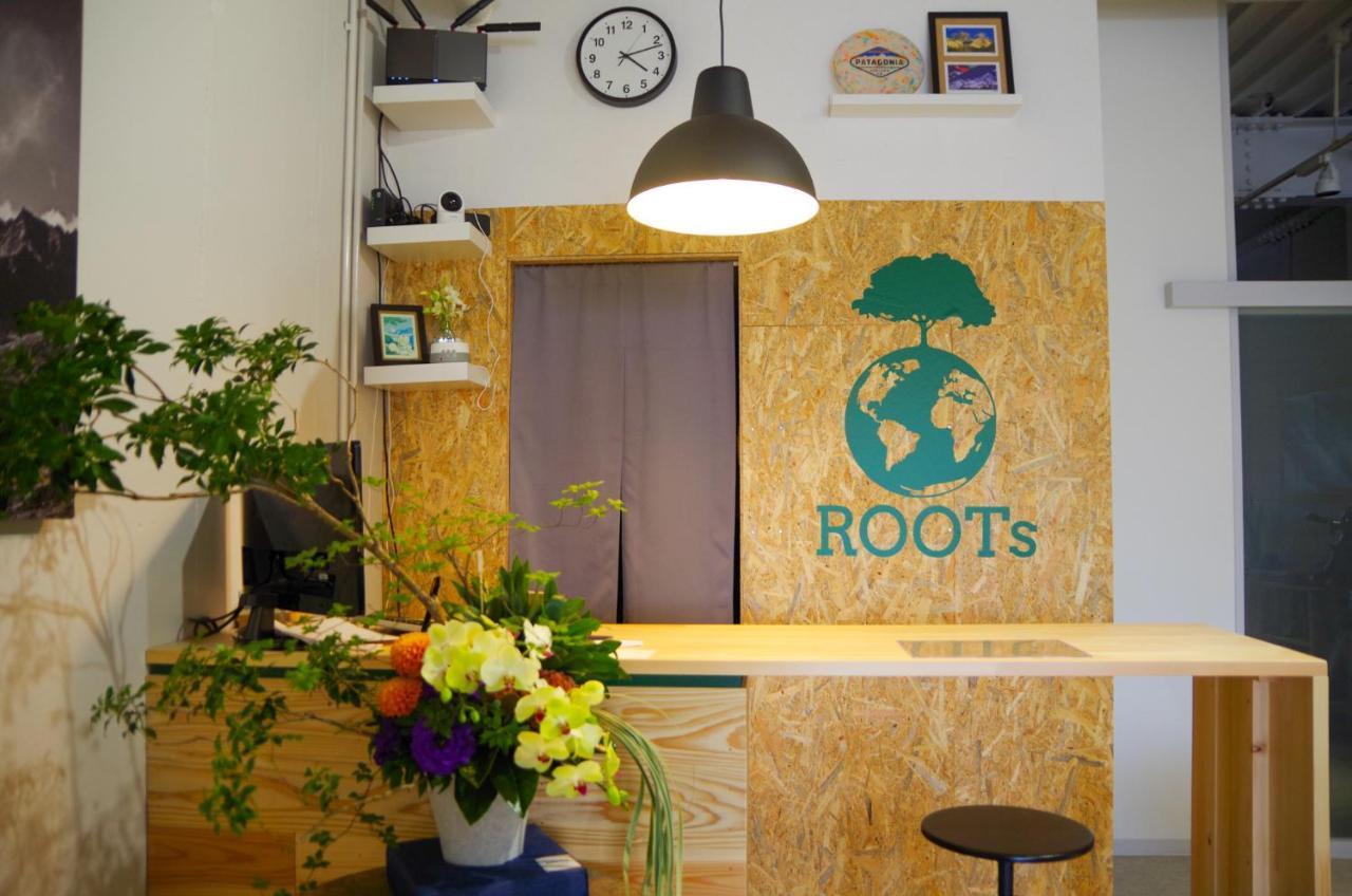 Travelers' house ROOTs Hostel Takaoka Buitenkant foto