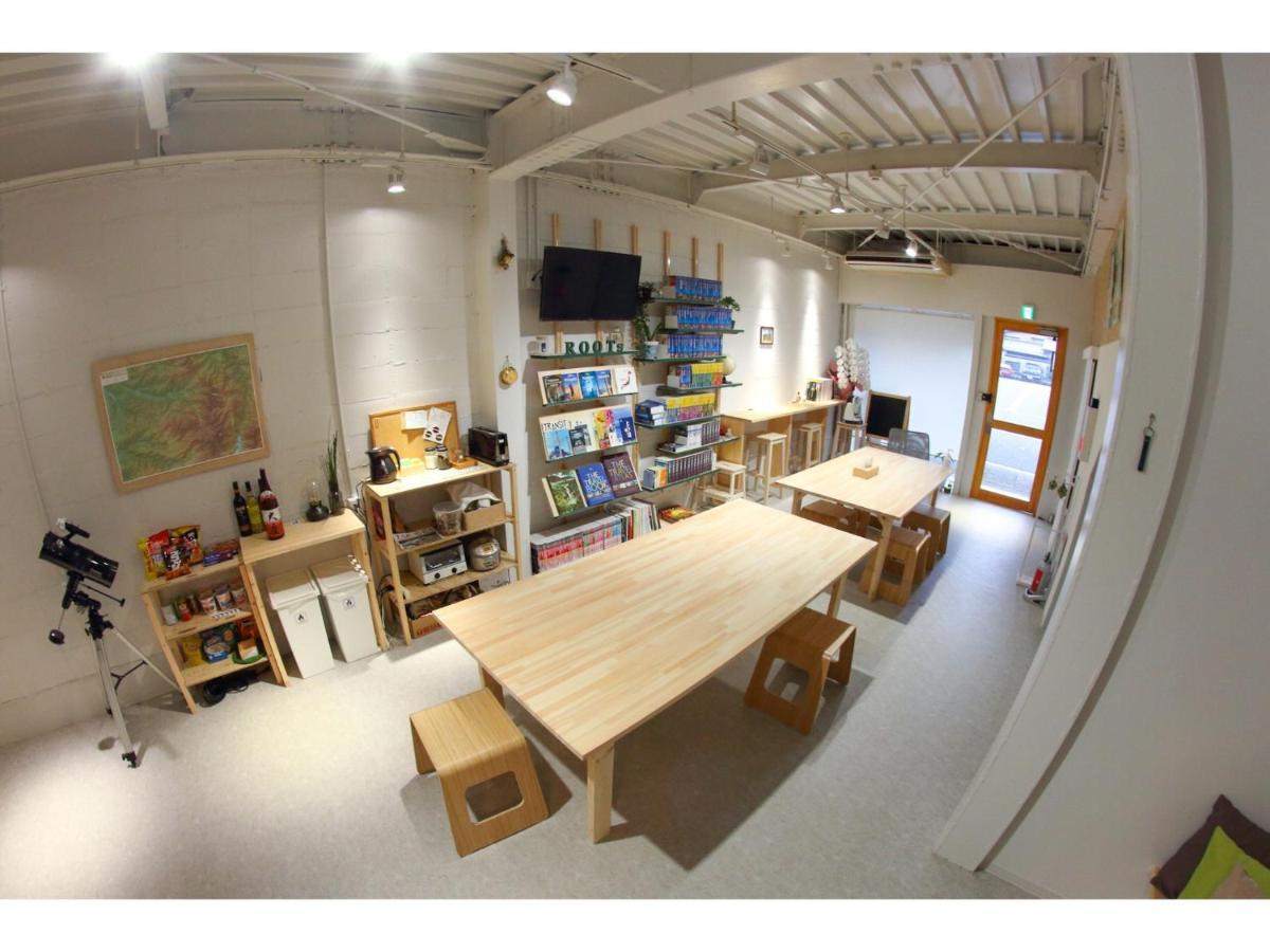 Travelers' house ROOTs Hostel Takaoka Buitenkant foto